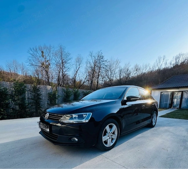 VOLKSWAGEN Jetta