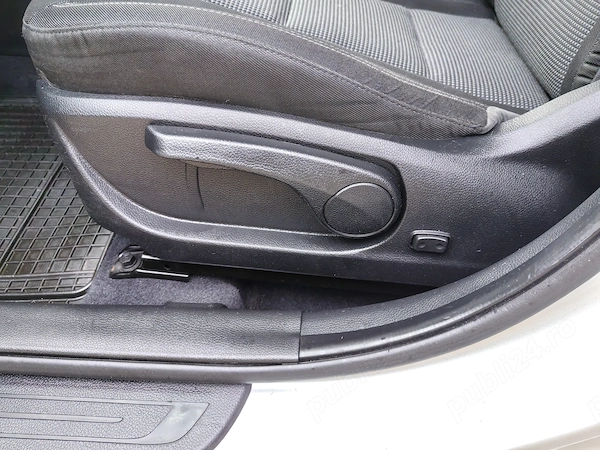 HYUNDAI i30 2016 — imagine 9