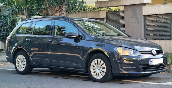 VOLKSWAGEN Golf