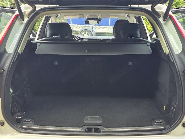 VOLVO XC60 2019 — imagine 3