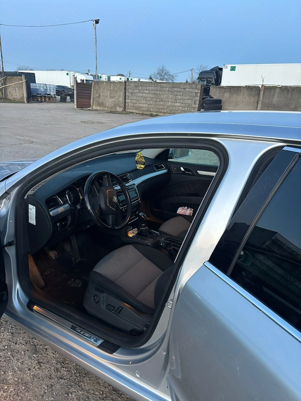 SKODA Superb 2011 — imagine 5