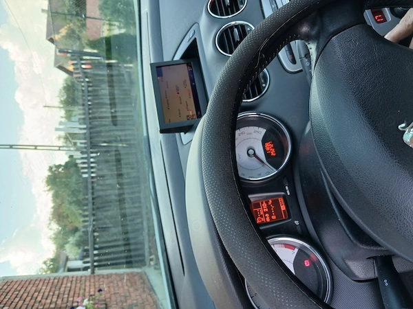 PEUGEOT 308 2010 — imagine 2