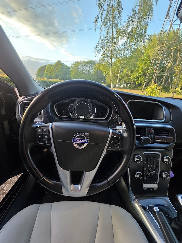 VOLVO V40 2015 — imagine 5