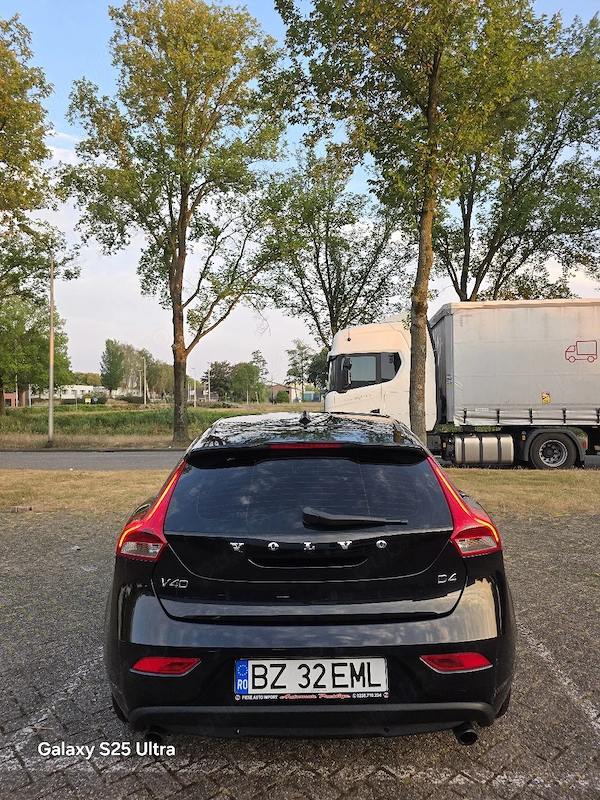 VOLVO V40 2015 — imagine 2