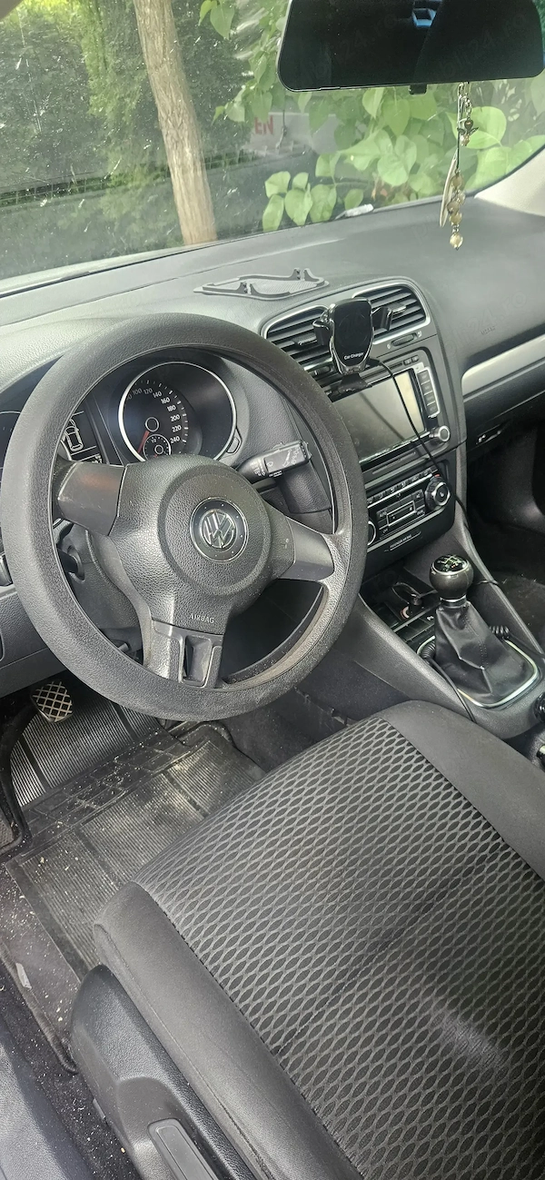 VOLKSWAGEN Golf 2010 — imagine 4