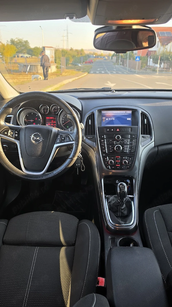 OPEL Astra 2013 — imagine 2