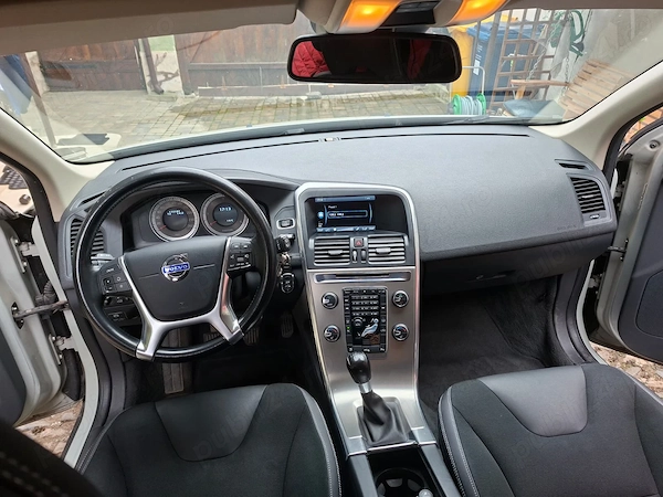 VOLVO XC60 2012 — imagine 9
