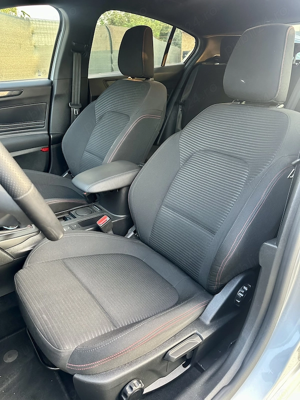 FORD Focus 2025 — imagine 7