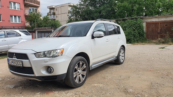 MITSUBISHI Outlander 2011 — imagine 2