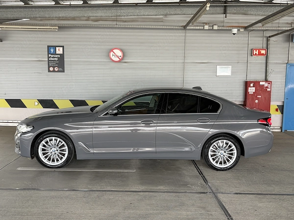 BMW 5 Series 2020 — imagine 4