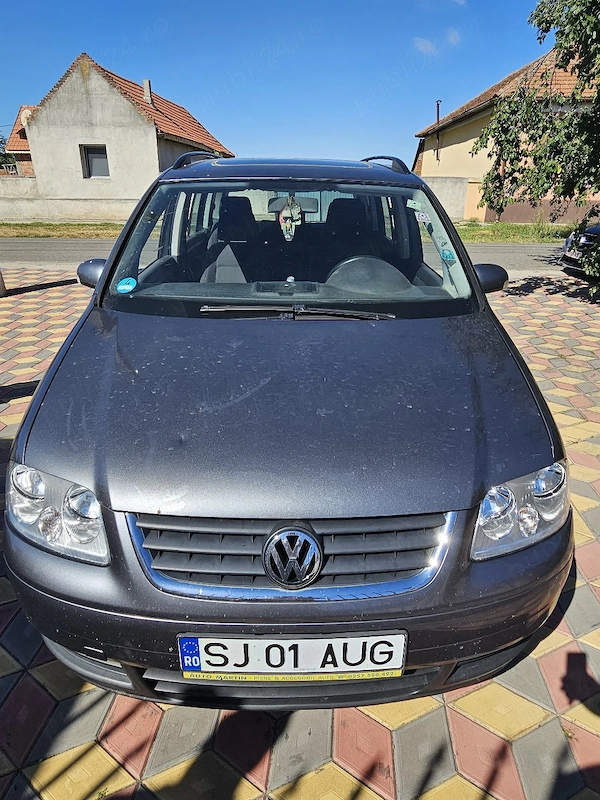 VOLKSWAGEN Touran