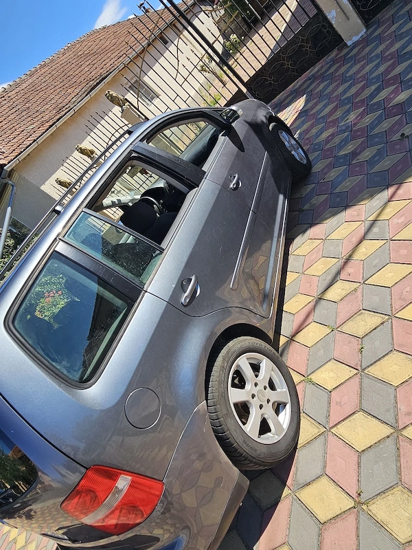 VOLKSWAGEN Touran 2006 — imagine 4