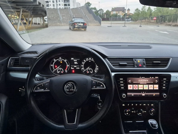 SKODA Superb 2019 — imagine 2
