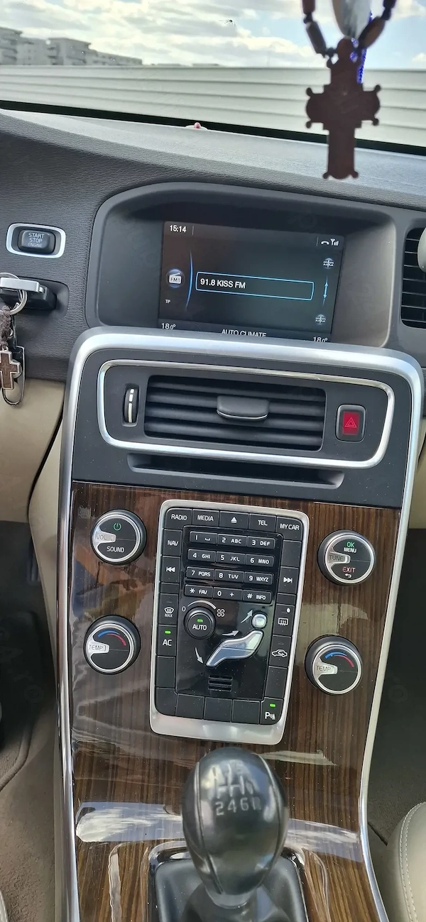 VOLVO S60 2011 — imagine 5