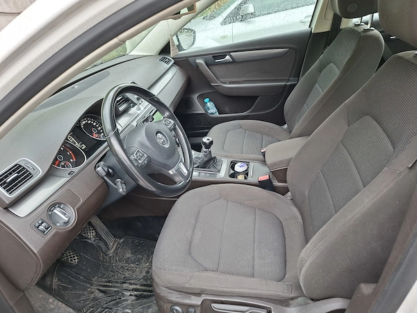 VOLKSWAGEN Passat 2012 — imagine 5