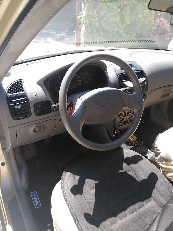 HYUNDAI Accent 2004 — imagine 3