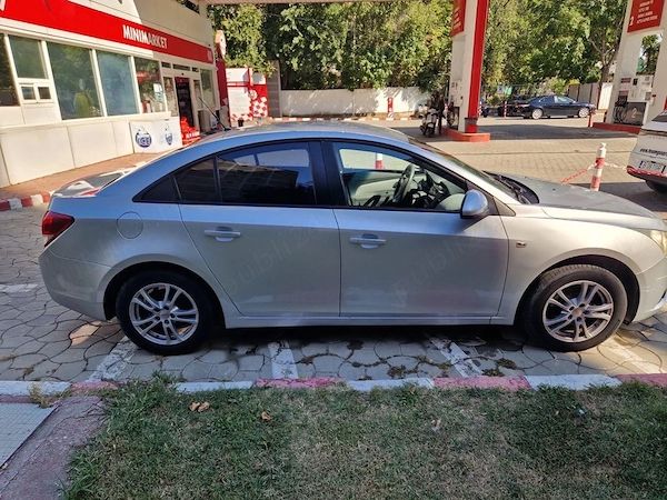 CHEVROLET Cruze 2010 — imagine 3