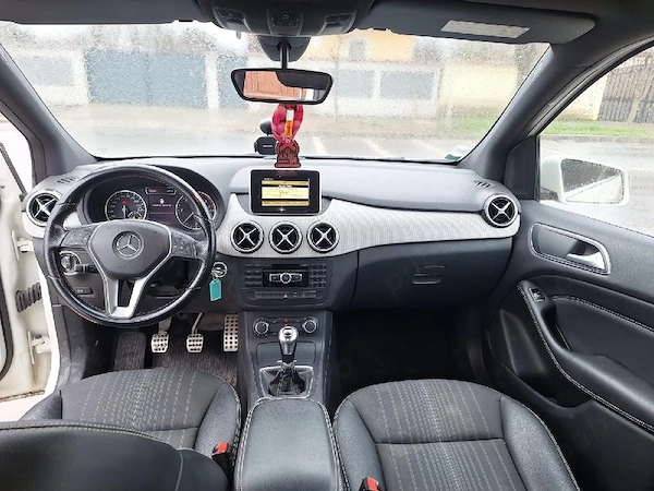 MERCEDES-BENZ E-Class 2012 — imagine 5