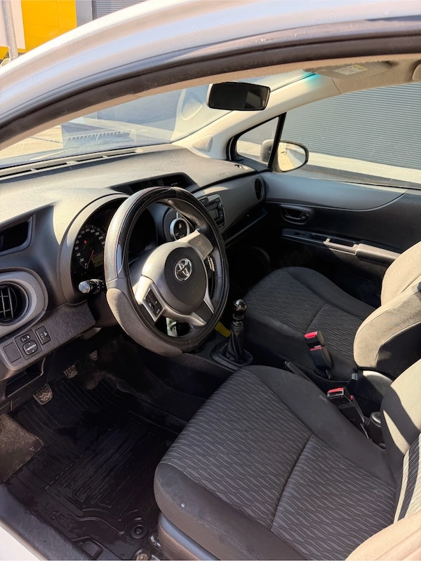 TOYOTA Yaris 2014 — imagine 3