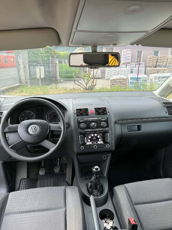 VOLKSWAGEN Touran 2004 — imagine 3