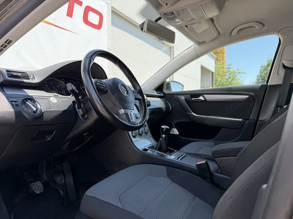 VOLKSWAGEN Passat 2012 — imagine 17
