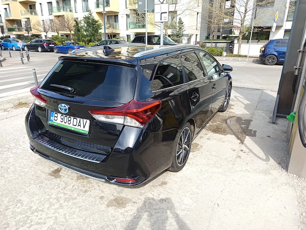 TOYOTA Auris 2018 — imagine 3