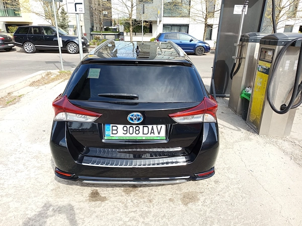 TOYOTA Auris 2018 — imagine 2
