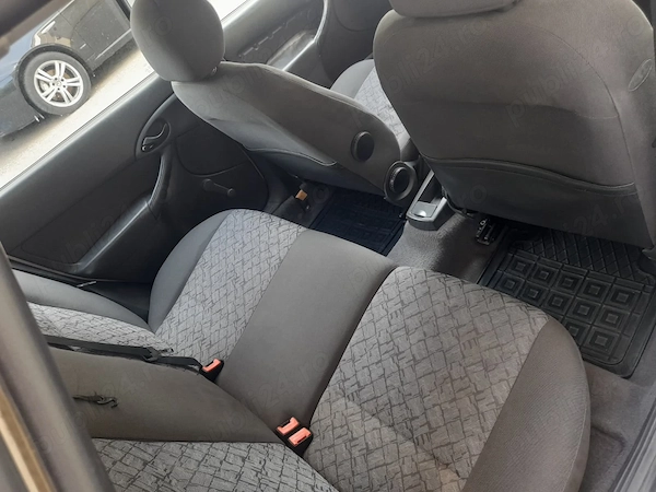 FORD Focus 2001 — imagine 4