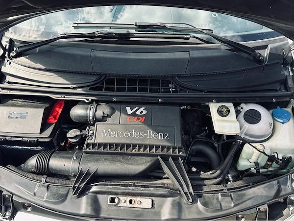 MERCEDES-BENZ V-Class 2011 — imagine 8