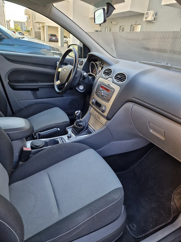 FORD Focus 2011 — imagine 4
