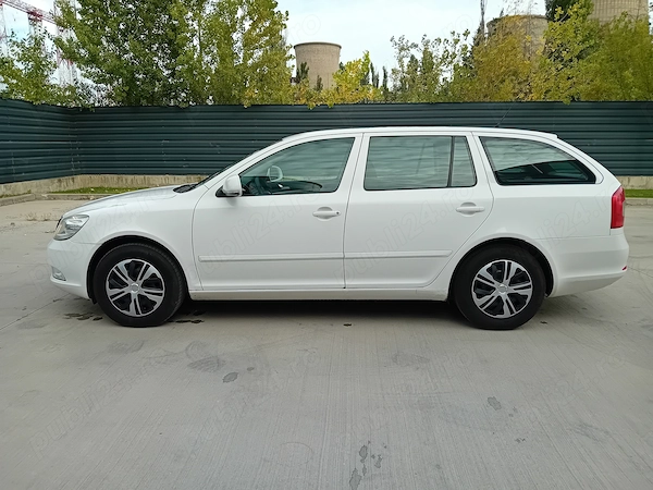 SKODA Octavia 2012 — imagine 9