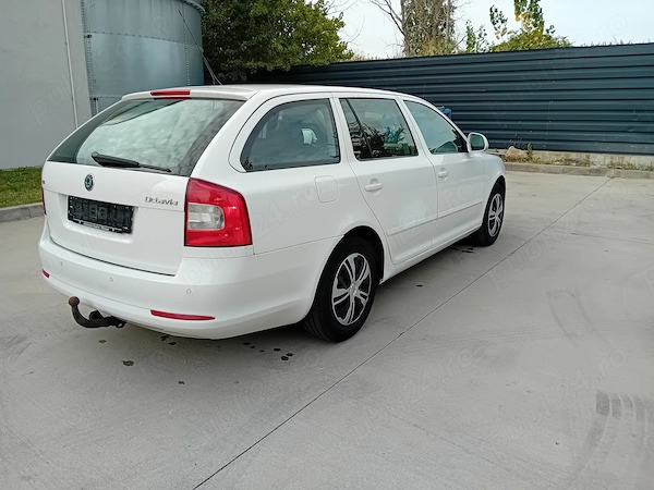 SKODA Octavia 2012 — imagine 4