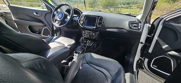 JEEP Compass 2018 — imagine 2
