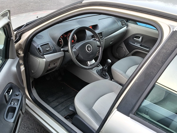 RENAULT Symbol 2010 — imagine 8