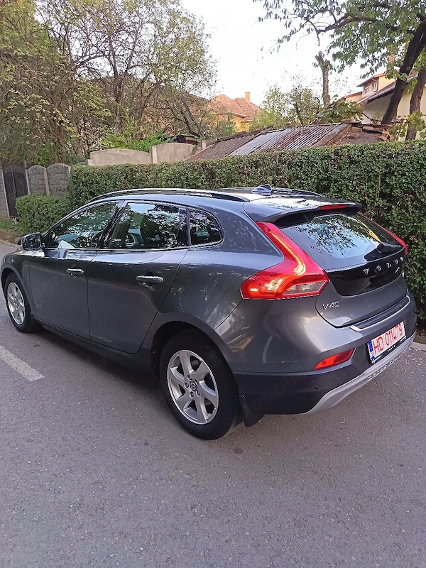 VOLVO V40 Cross Country 2015 — imagine 4