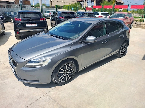 VOLVO V40 2017 — imagine 3