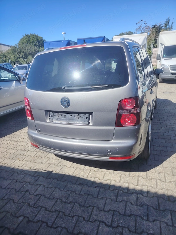 VOLKSWAGEN Touran 2009 — imagine 9