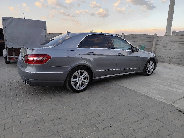 MERCEDES-BENZ E-Class 2011 — imagine 3