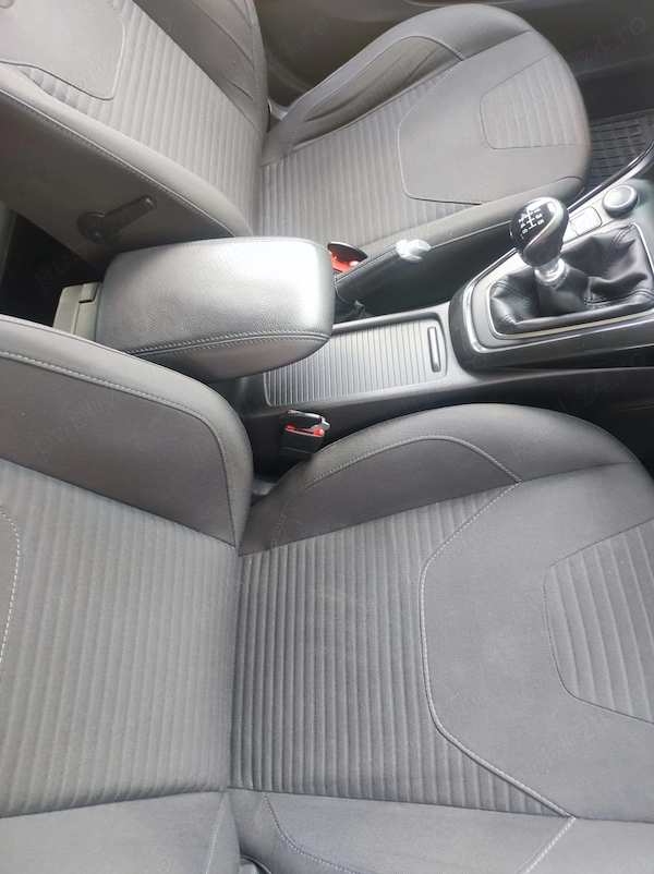 FORD Focus 2015 — imagine 8