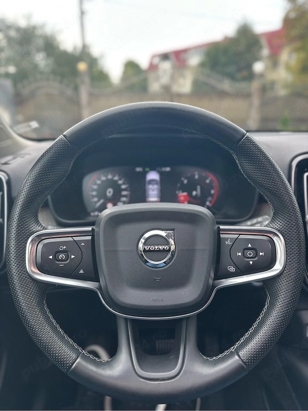 VOLVO XC40 2020 — imagine 2