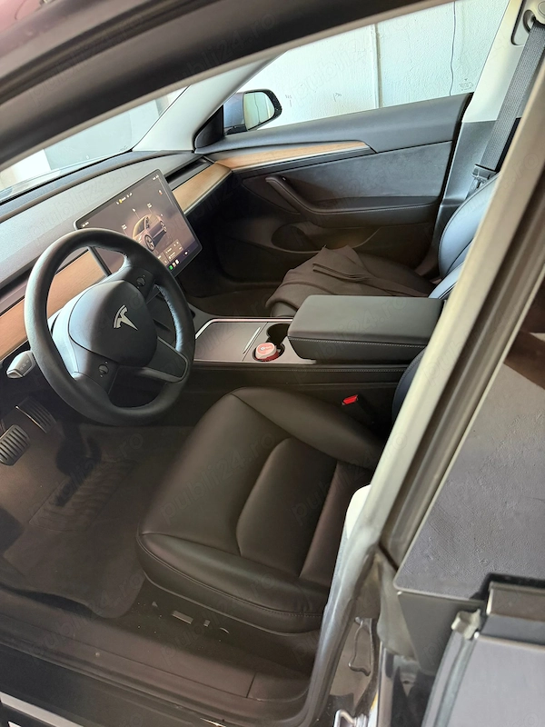 TESLA Model 3 2022 — imagine 2