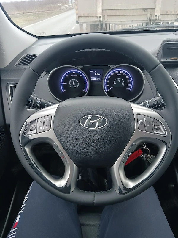 HYUNDAI ix35 2013 — imagine 2
