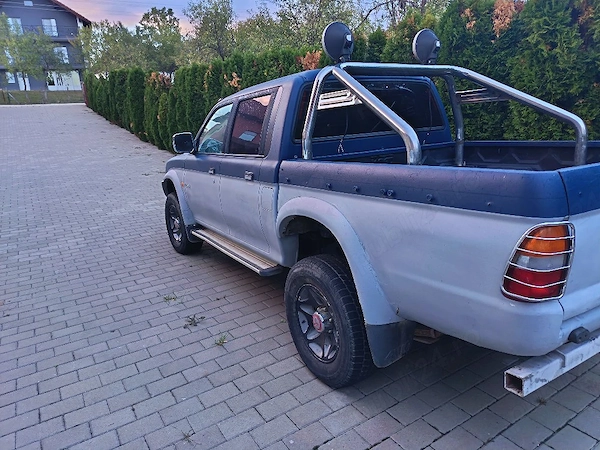 MITSUBISHI L200