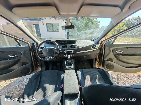 RENAULT Grand Scenic