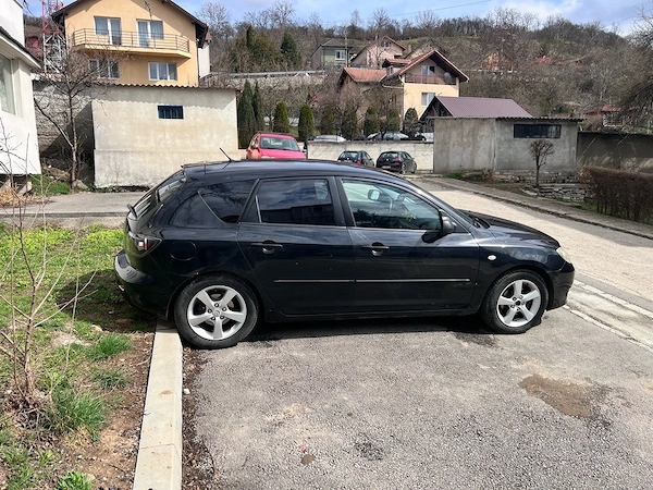 MAZDA 3 2006 — imagine 2