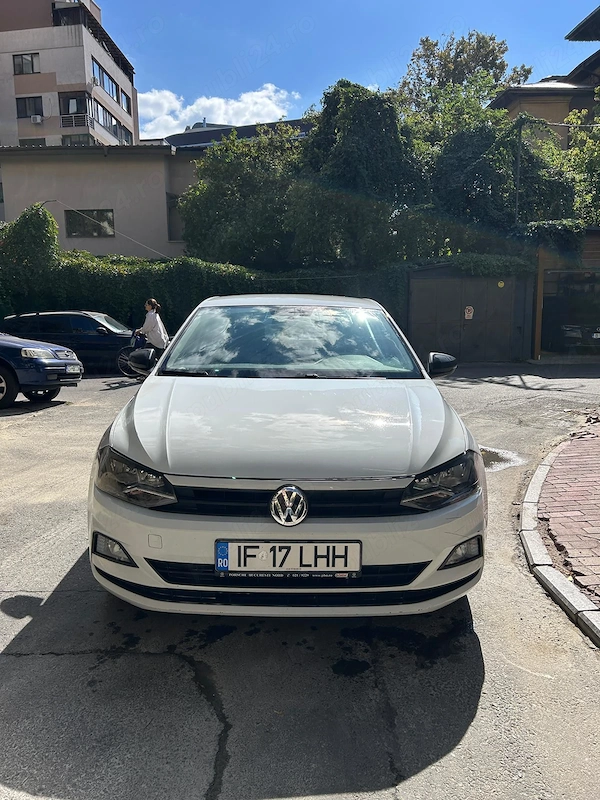 VOLKSWAGEN Polo