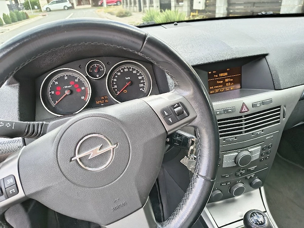OPEL Astra 2004 — imagine 2