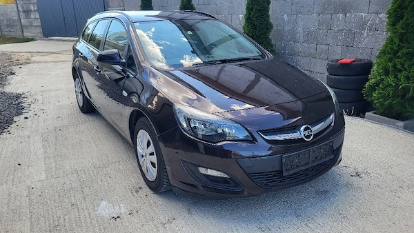 Opel Astra j din 2015 1,3cdti euro 5 cu climatronic