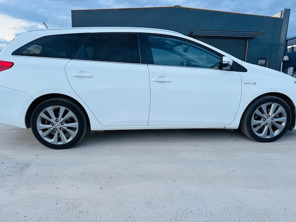TOYOTA Auris 2015 — imagine 4
