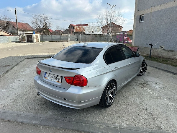 BMW 3 Series 2010 — imagine 5